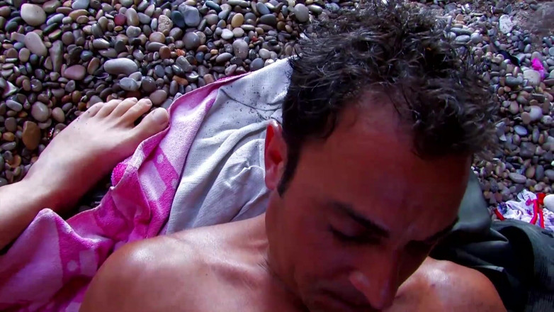 Real Home Made: Sexy zierlicher zierlicher dreier doppelt penetriert anal-dreier am strand
