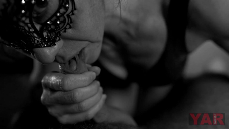YARzabello: Pipe érotique avec mordre le prépuce. Cette femme dépravée aime la...