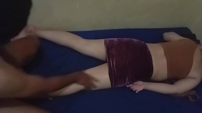 Angelina Pop: Xoa bóp bộ ngực của mẹ kế sau đó liếm âm hộ...