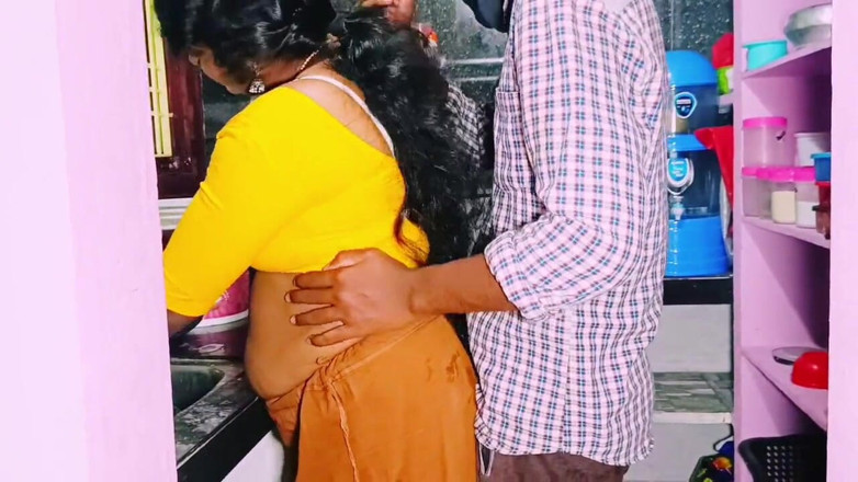 Telugu honey lips: Indiana, infelizmente fodendo na cozinha marido irmão pau grande Telugu...