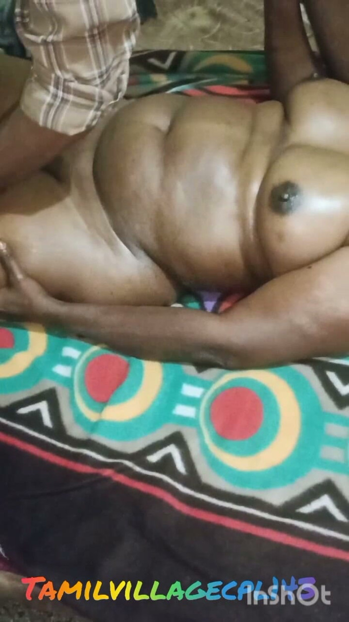 Video creta: Tamil Aunty with Massager