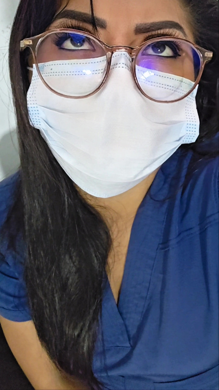 InsaciableX: 오늘 환자 없는 직장에서 혼자 노는 간호사!