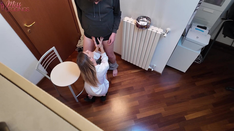 MissLeggings: Improvvisa Voglia Della MILF Sarta Di Sverginare Il Nipote Dopo...