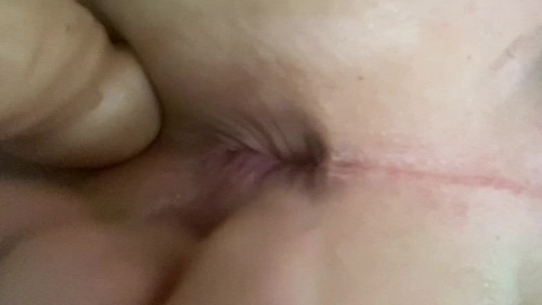 Allenmarrs: ディルドプレイは、男性と女性が遊びに来る前に緩んでいきます