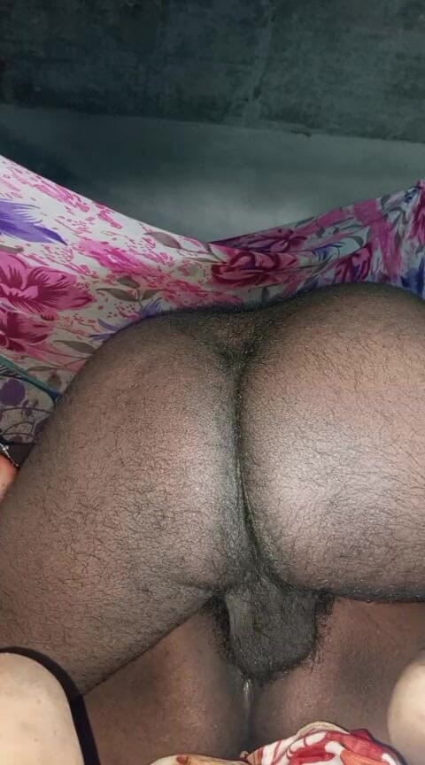 Auntixxx69: Jag knullade Bhabhis röv och fitta väldigt bra och gjorde...