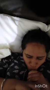 Sexy přítelkyně odešla v jejím domě