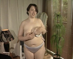 YOUR FIRST PORN: J’aime mon corps - Nadine en Softclip