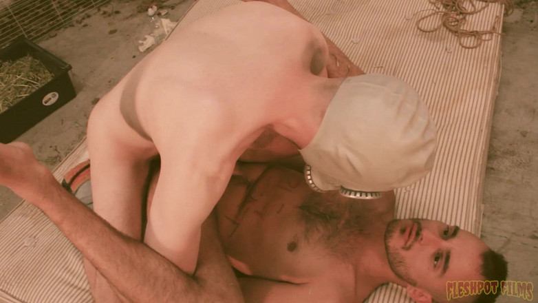 Fleshpot films: Colega mea playmate cu carne de porc