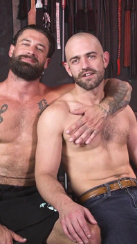 Im doghouse: Alpha wolfe dehnt pup riley Landon's hole Raw