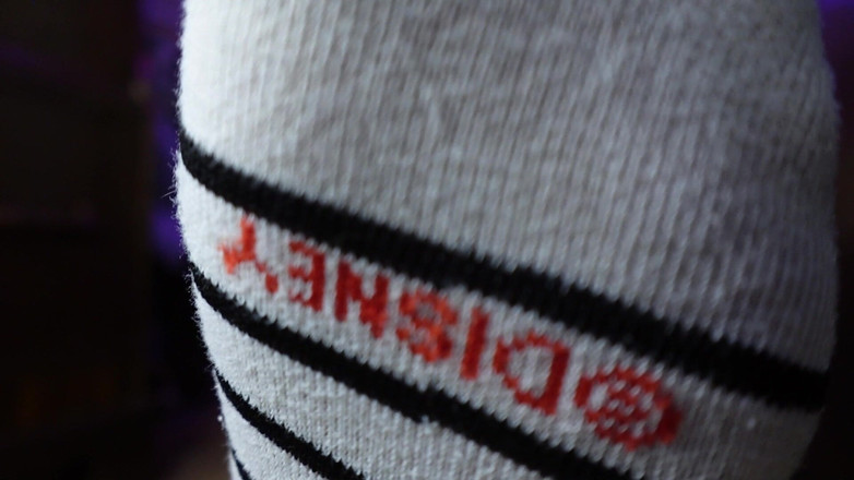 Raven Willow: Bàn chân vs lễ tạ ơn chuẩn bị