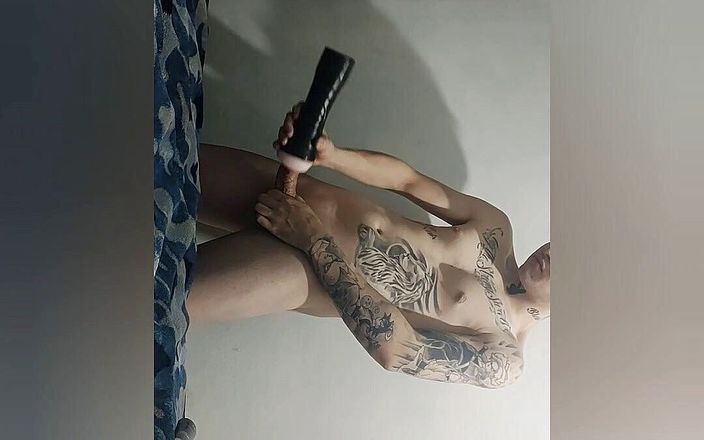 Daniel Tatuado E Safado: Il fourre une bite sexy dans le vagin