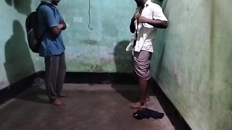 Desi Tits: Kakek bangladesh pertama kali sama cowok kembar