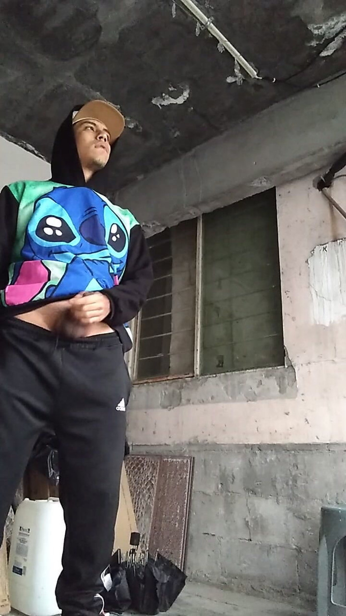 AlexAlejandro13: 공공 장소에서 쾌락