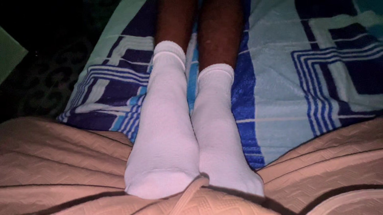 Mr Feet Colombia: Брюнетка Вергон дарує сусіду в білих шкарпетках