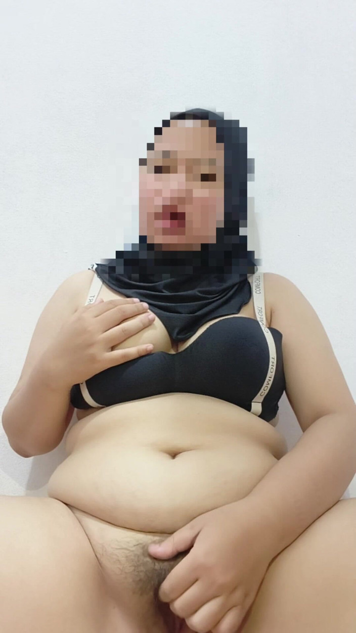 Vaginabig88: Meine schwägerin ist so einsam im wohnzimmer