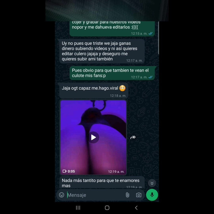 Mexicasero: 섹시한 반바지를 입은 내 친구가 나에게 메시지를 보낸다