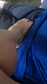 Provocazione con i piedi per cosa deve sborrare