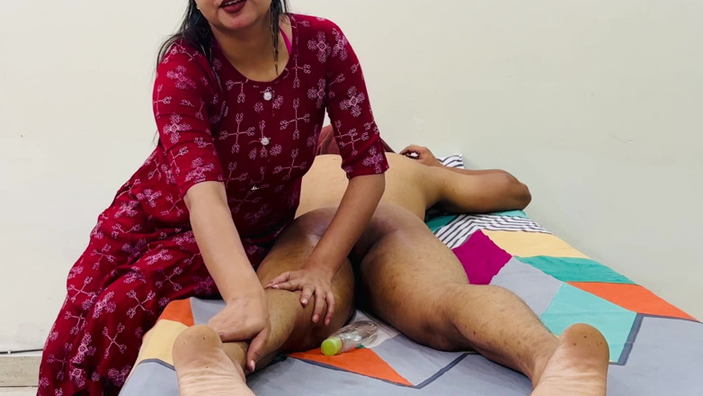 Hornycouple149: Sasur Ji Ne Bahu Ko Tel Maalish Ke Bahane Mein...