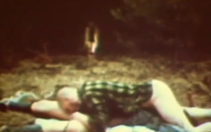 Vintage megastore: Brunette and blonde chick walk into a pervert's trap