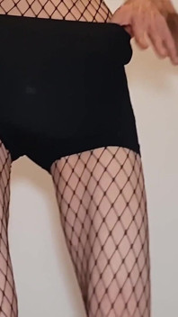 Thử cởi đồ