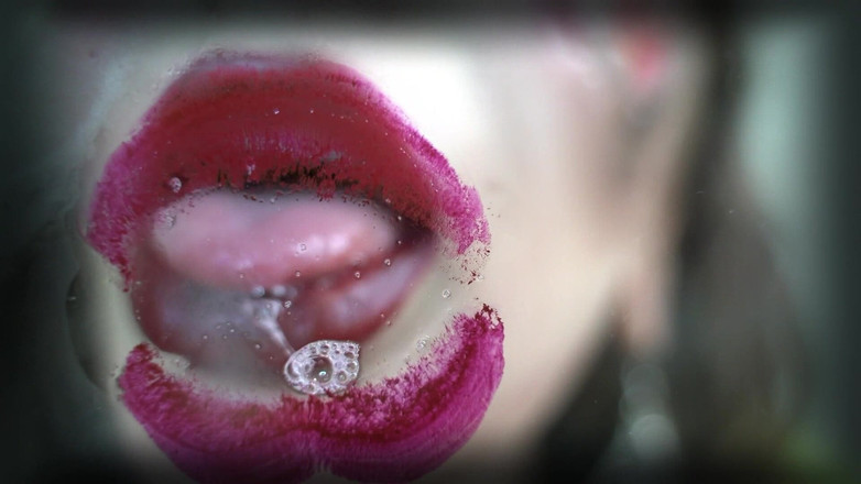 Rarible Diamond: Beso de chica zombi hambrienta