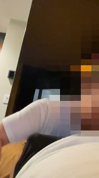 うっかり口の中にイッちゃった!Redditのアジア系射精