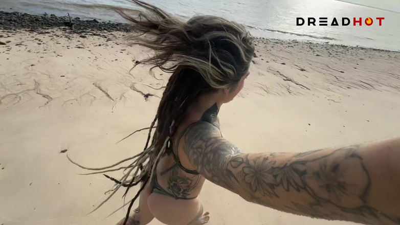 Dread Hot: I Made a Very Tasty Squirt on a Deserted and...