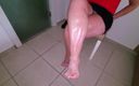 Pov legs: Hraní s červeně pomalovanými chodidly