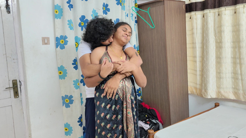 Vaigavarun45: Couples Romance Sex in Hotel Room