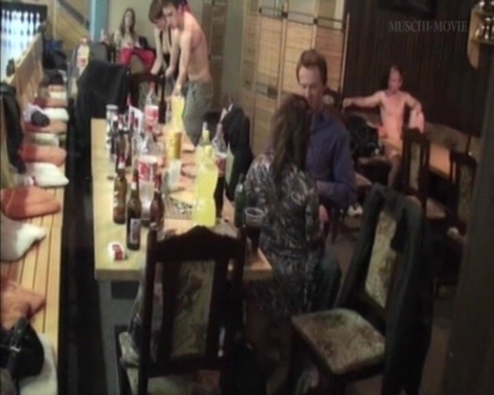 Fuck Cumshot Party: Azgın sürtükler vahşi grup seks partisi