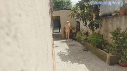 Activecouplearg: Komşusunu koridorda çıplak röntgenci ve onu sokaktan izliyorlar