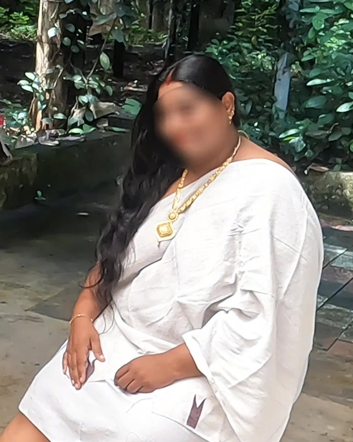 Anne Ipe: Indiana gordinha em vestido branco sexy, sessão de fotos em...