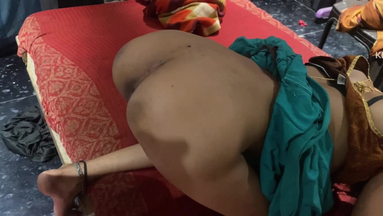 Madhya Sangeeta: Desi college girls uwielbia zmoczyć swoje napalone cipki i Hardcore...