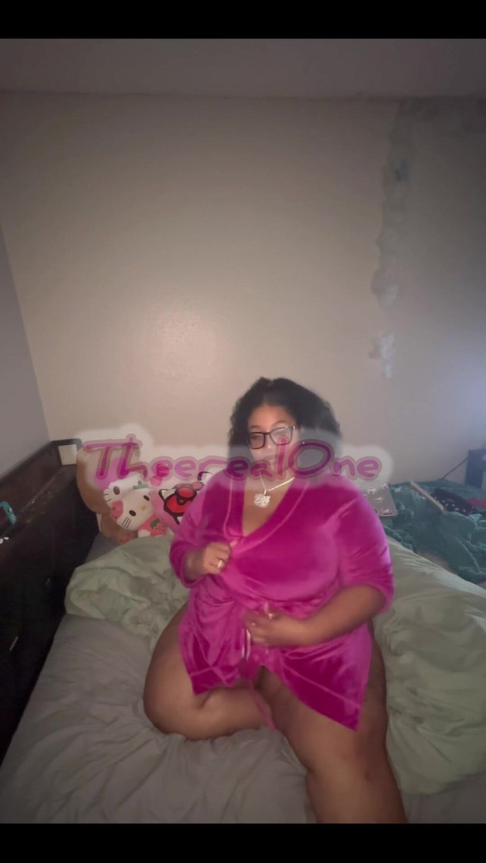 Biggdebbie solo: Biggdebbiecakez je tu, aby vám pomohla zvětšovat se