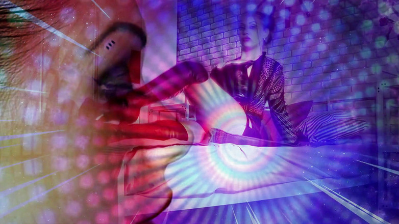 Goddess Misha Goldy: Oler y masturbarte estúpida