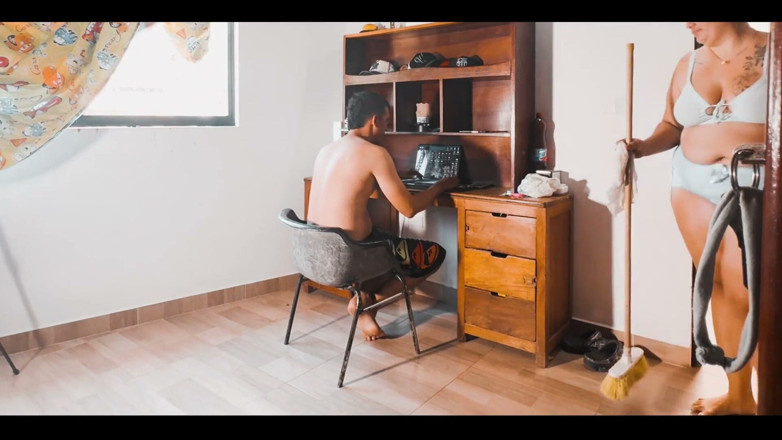 Magoculionero: Sex in the Office with the Latina Worker Sucking Cock