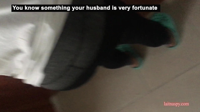 Latinaspy: Tocaculos locks the door