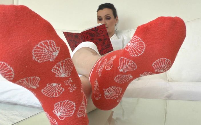 Lady Victoria Valente: Sniff My Sweaty Socks While I Read My Book, POV,...