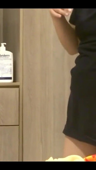Zum ersten mal habe ich sex mit stiefsohn am strand und ich bekomme einen großen cumshot auf meine haarige muschi
