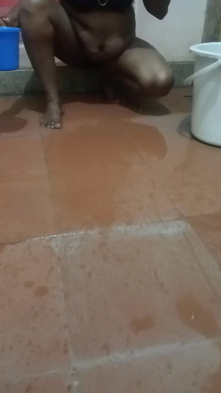 Tamil lesbian: Sikanie i mycie cipki