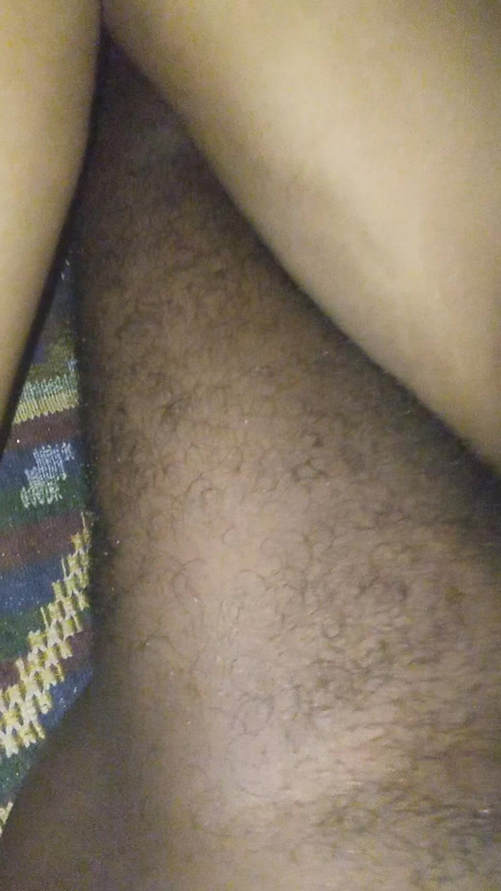 Raja puja: Бенгальская Буди трахается и дарком говорит. Она скачет на большом хуе Девара.