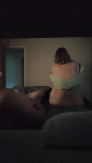 Titi77: Velkorysá máma saje do poslední kapky