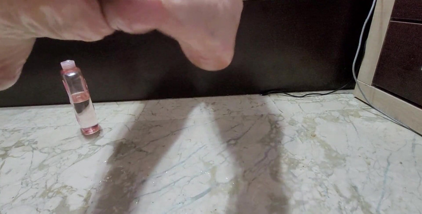 CoolMarina: Coolmarina. Mi lavo i piedi e li idrò molto sexy