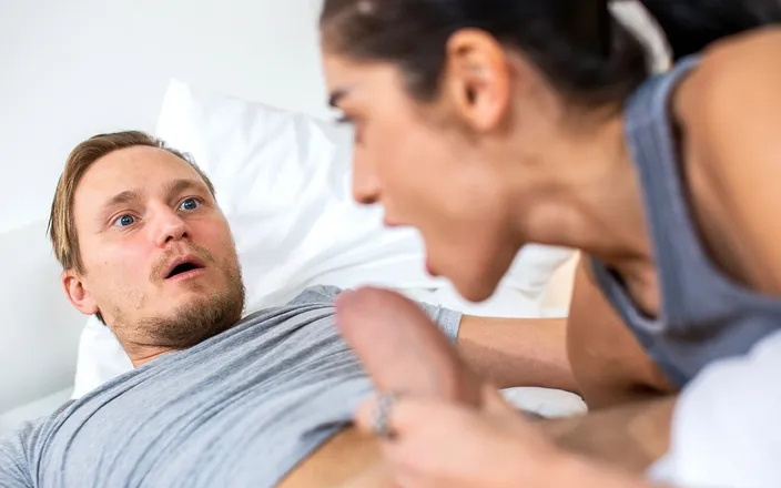 Dewyx: Housekeeper Helps the Landlord Relax