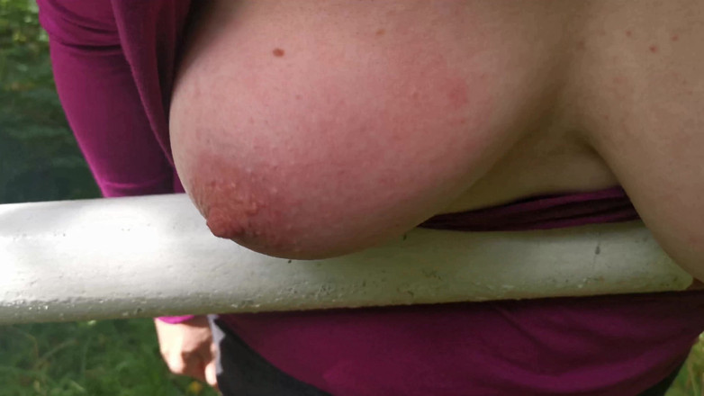 Bouncy Tits Action: In the Cornfield the Tits Beaten