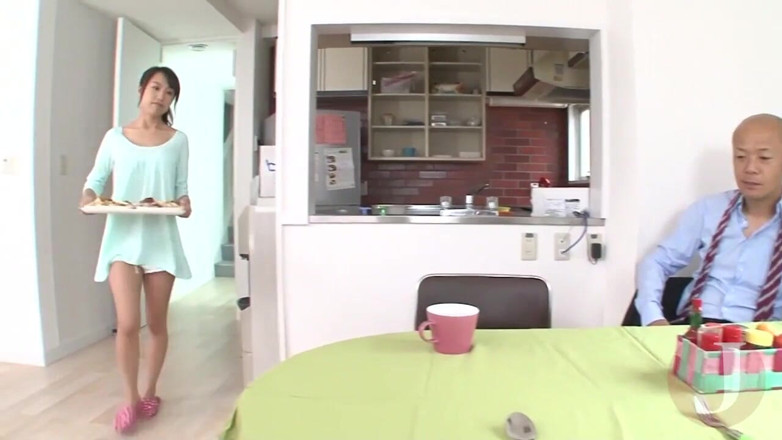 Asian happy ending: Sexy ragazza giapponese che hepling la sua amica per sborrare