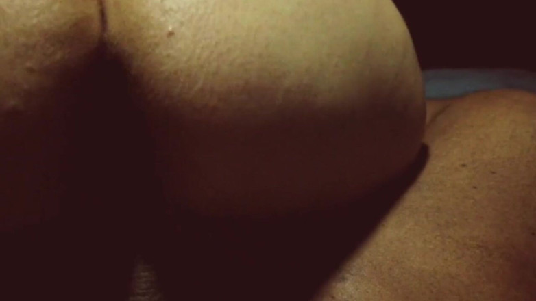 Sharinga: Pelacur seksi memberiku vaginanya