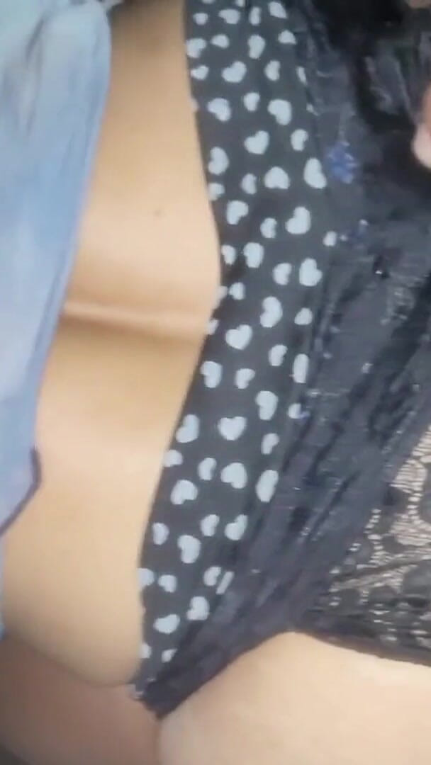 MILF Girl with Her Ass Snitched by an Eater, Look at the Size of the Hole! (Queen of anal and deep throat)
