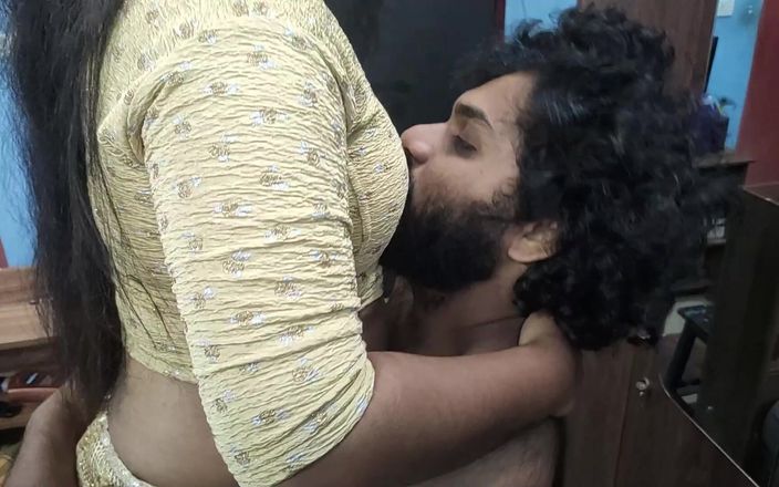 Vaigavarun45: Cô gái Mallu nóng bỏng nửa saree màu đỏ lãng mạn...