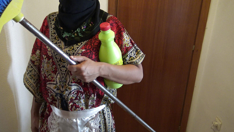 Souzan Halabi: Skutečná amatérská služka dává rimjob svému šéfovi